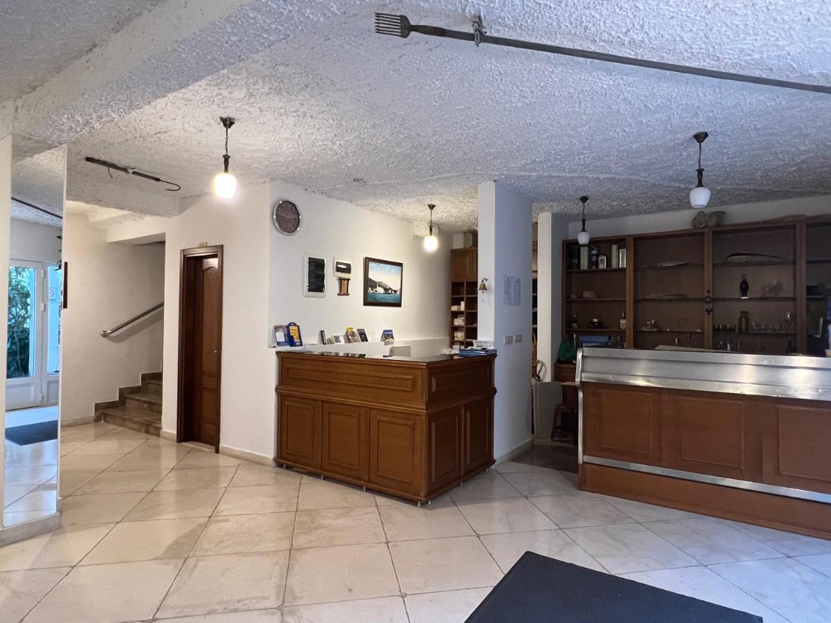 Garni Hotel Milica Herceg Novi Buitenkant foto